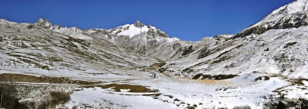 en savoie nature Les Chapieux et l'aiquille des glaciers photo michel mirabail savoie nature