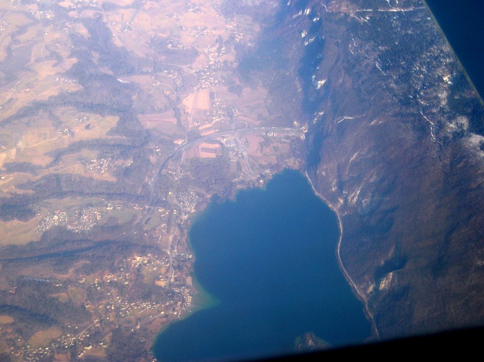 Aiguebelette vu d'avion