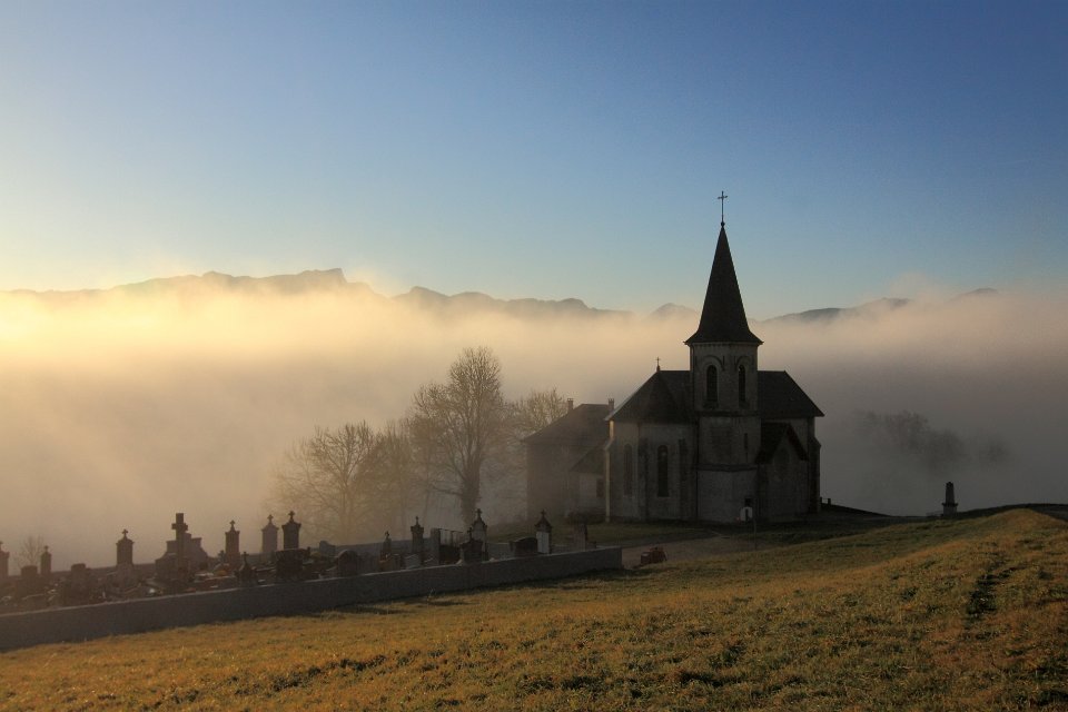 eglise st franc dans brume 24