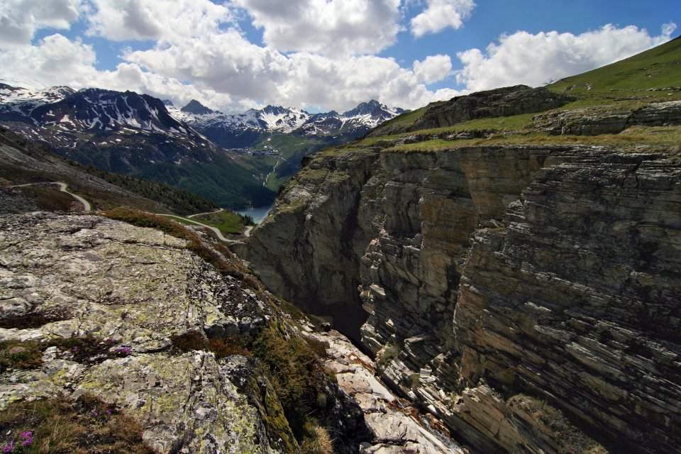 gorge fermant la vallee